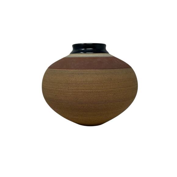Renee Margolin Chinese Cord Impressed Pottery Ribbed Southwestern Vase Signed - Picture 1 of 12